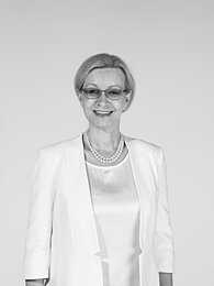 Professorin Dr. Julia Kormann
