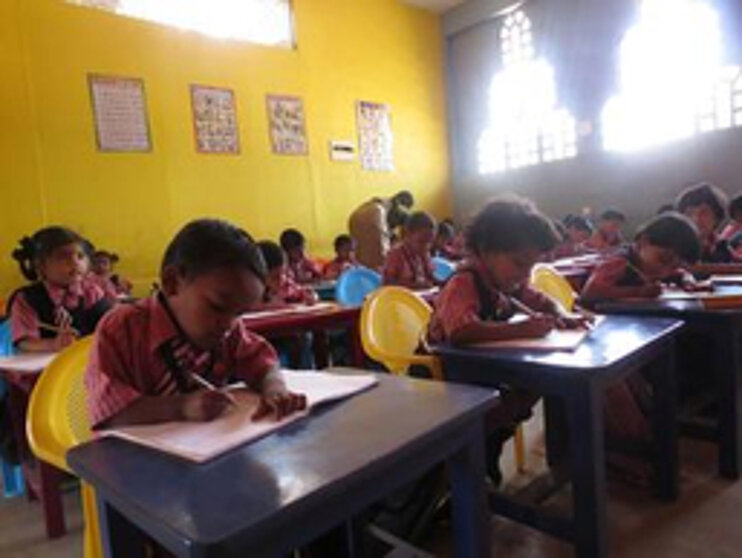 Die indische Schule des Projekts „Bildung unter Strom“ (öffnet Vergrößerung des Bildes)