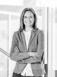 Professorin Dr. Julia Künkele