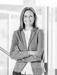 Professorin Dr. Julia Künkele