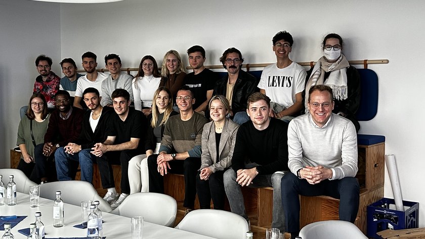 (opens enlarged image) Excursion team: the Master's students with Prof. Dr. Andy Weeger (opens enlarged image)
