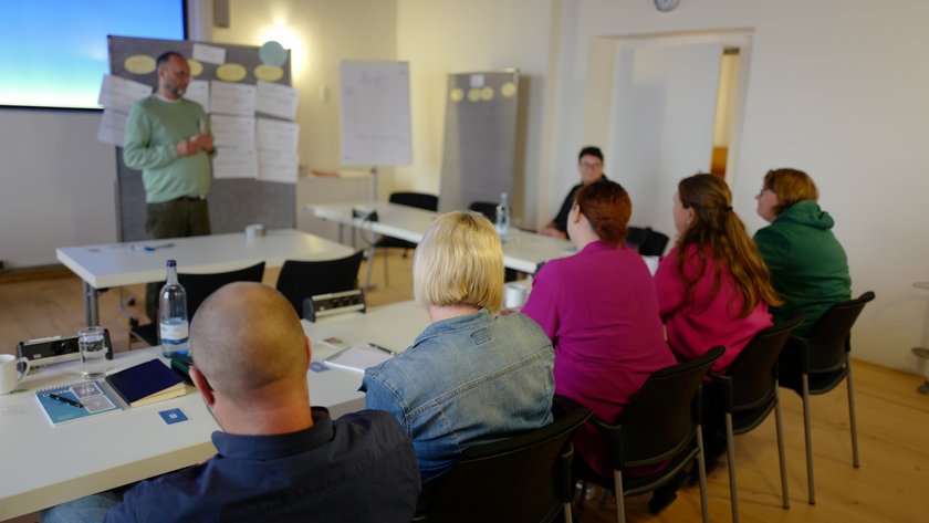 Die Teilnehmenden mit Workshopleiter Johannes Rein (öffnet Vergrößerung des Bildes)