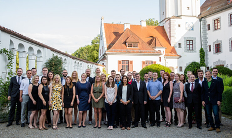 Die Mitgliederinnen und Mitglieder des LIONS Club Campus Neu-Ulm (öffnet Vergrößerung des Bildes)