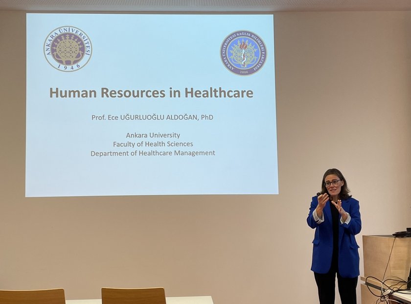 (öffnet Vergrößerung des Bildes) Prof. Dr. Ece Uğurluoğlu Aldoğan zu Gast an der HNU (öffnet Vergrößerung des Bildes)